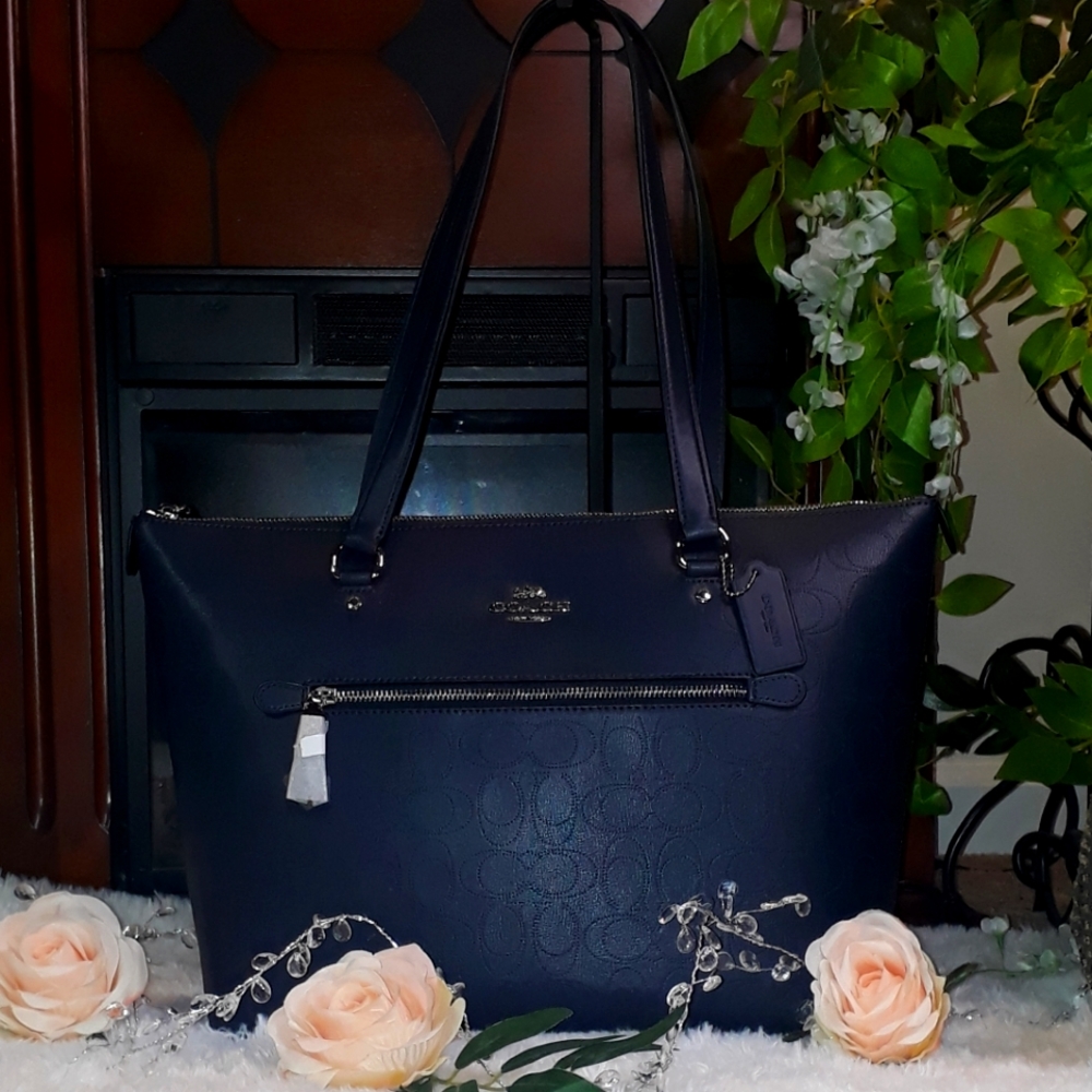 COACH Signature Gallery Tote